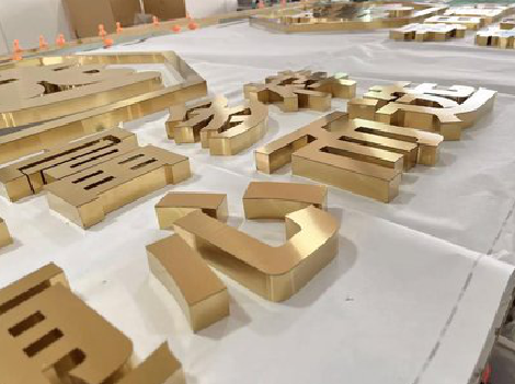 云县拉丝不锈钢字的特点。