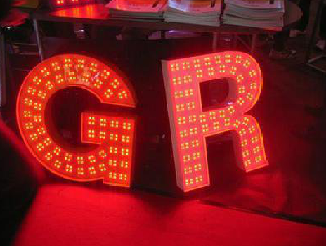 云县LED发光字常见的安装误区。